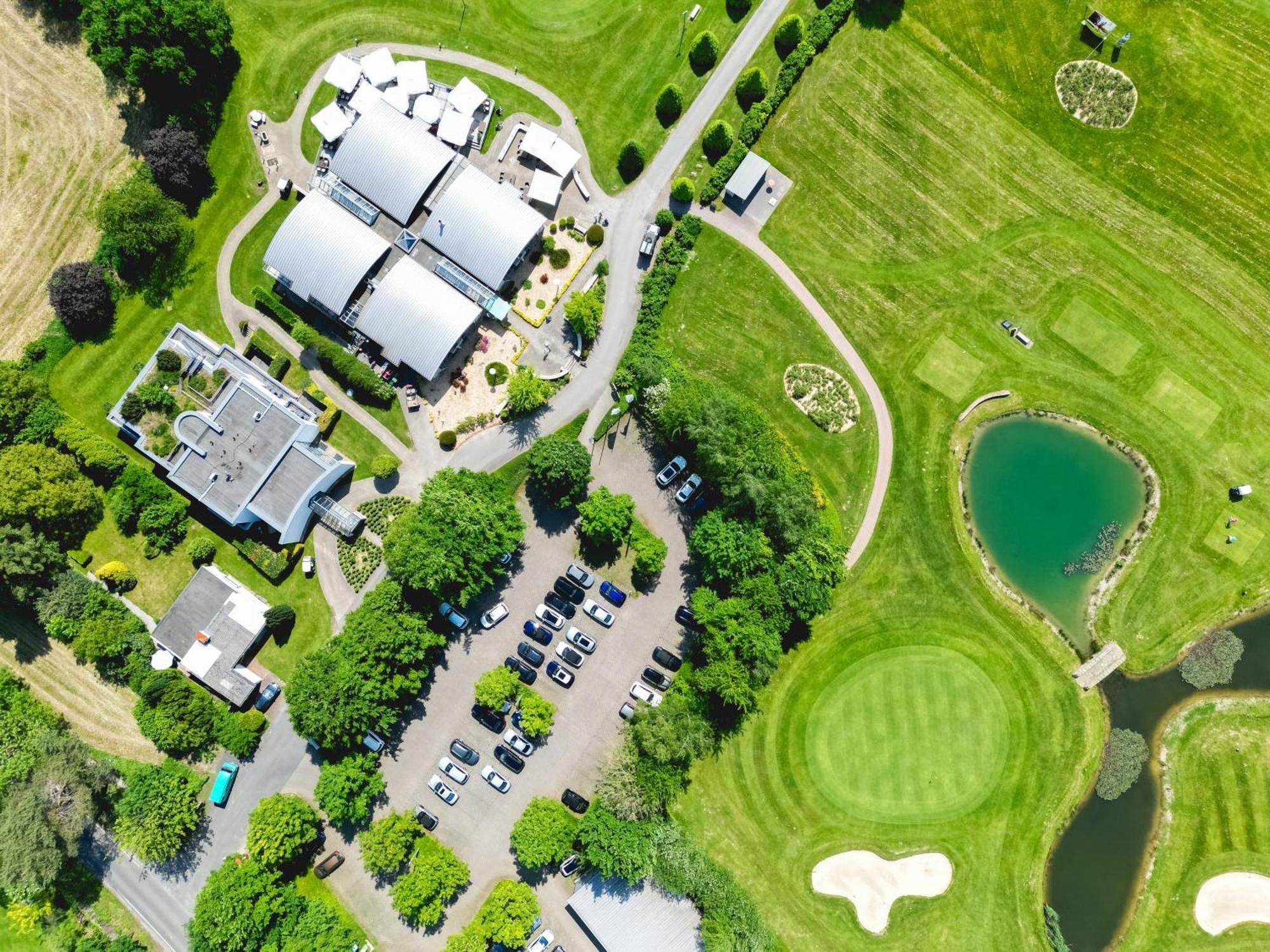 Golfhotel Gut Neuenhof Frondenberg Exterior photo